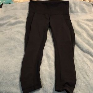 Lululemon Workout Leggings with Mesh Panels sz 6